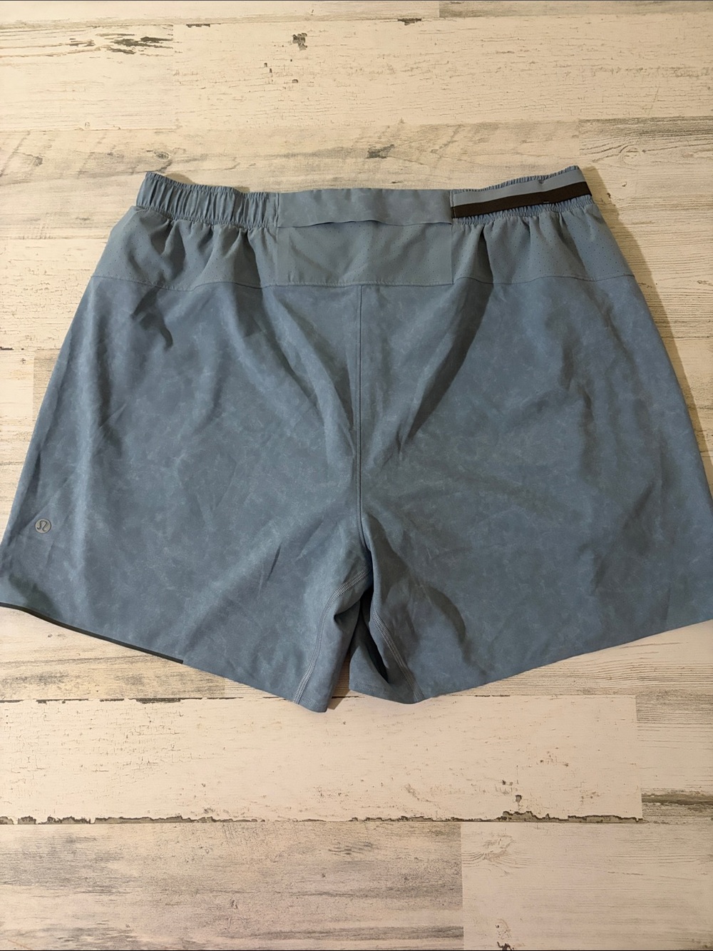 lululemon athletica Men's Slate Blue Athletic Shorts - Picture 2 of 10